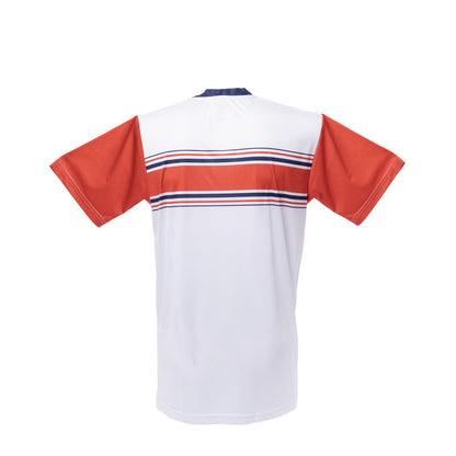 Playera Blanca Con Cuello Azul Y Mangas Rojas Chivas Y Escudo